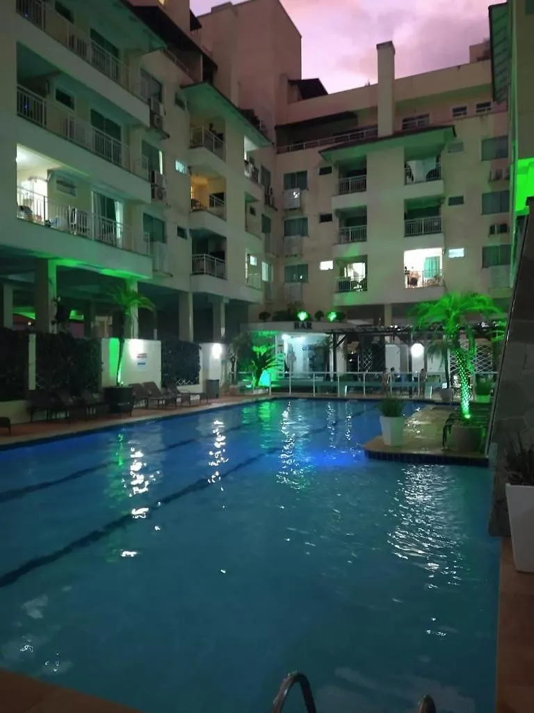 Apartamentos Com Piscinas Na Praia De Bombas Bombinhas