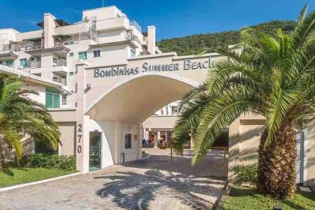 Apartamentos Com Piscinas Na Praia De Bombas Bombinhas Brazil