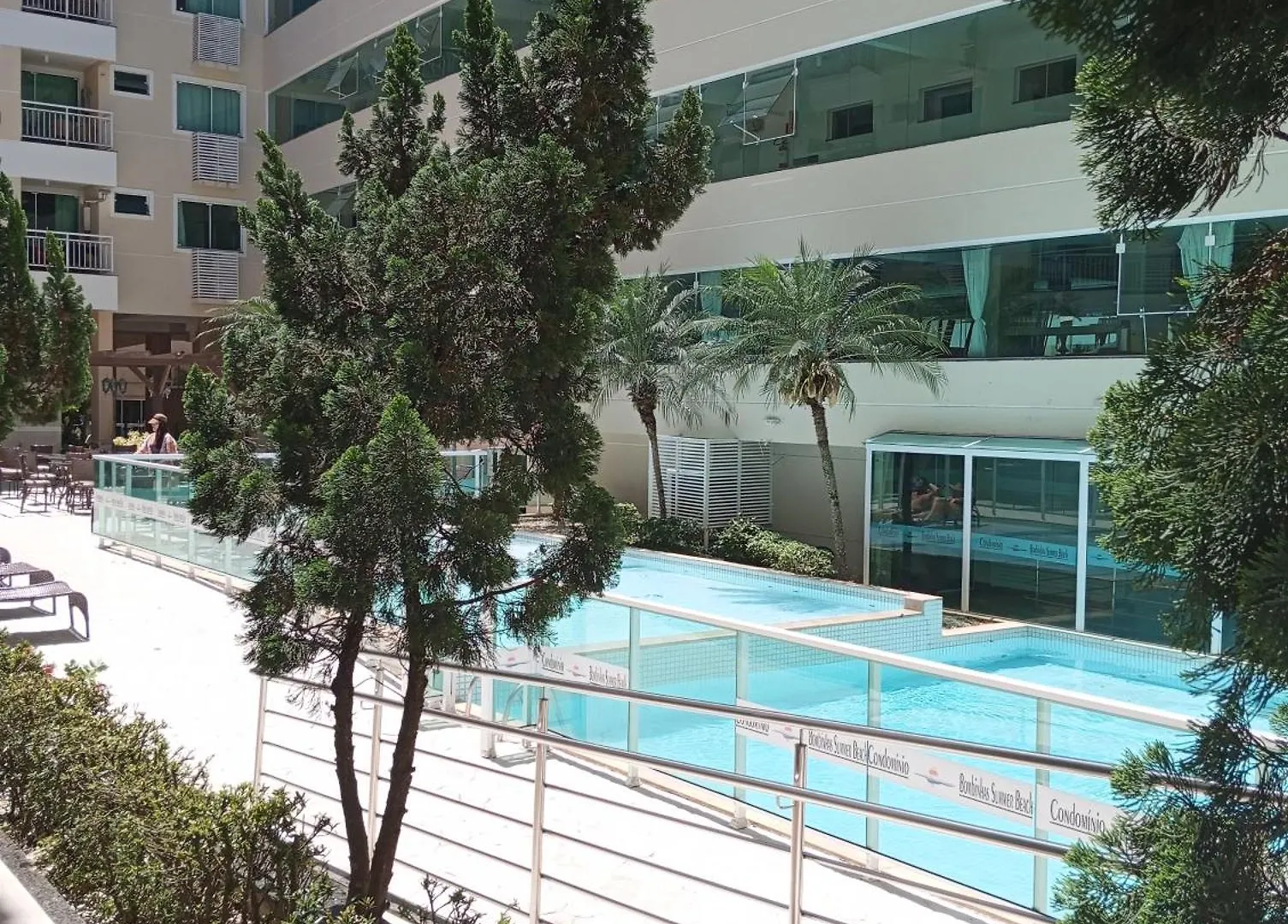 Apartamentos Com Piscinas Na Praia De Bombas Bombinhas